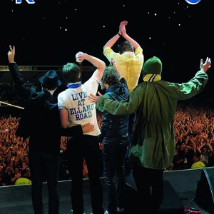 KAISER CHIEFS - LIVE AT ELLAND ROAD