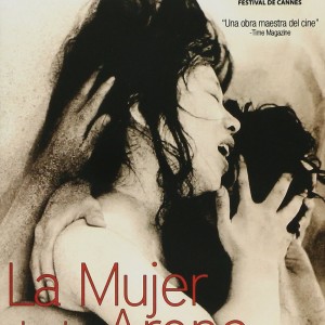 LA MUJER DE LA ARENA