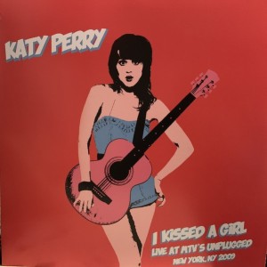 KATY PERRY - I KISSED A GIRL - LIVE AT MTVS UNPLUGGED - NEW YORK 2009