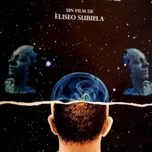 HOMBRE MIRANDO AL SUDESTE