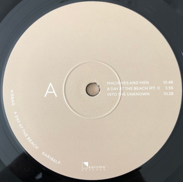 AIRBAG - A DAY AT THE BEACH - Imagen 2