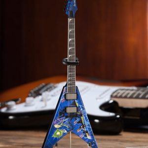 MIiniature Guitar / Axe Heaven Megadeth - Dave Mustaine Rust In Peace Dean